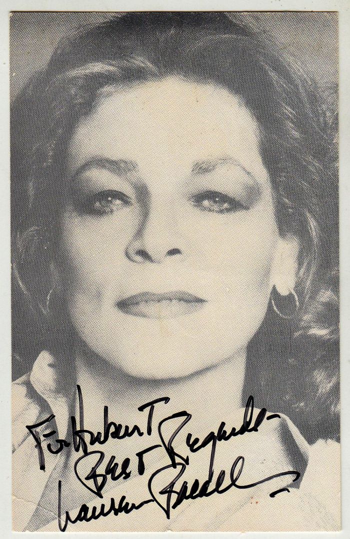 Lauren Bacall, Autogramm auf Autogrammkarte "Woman of the Year".-image