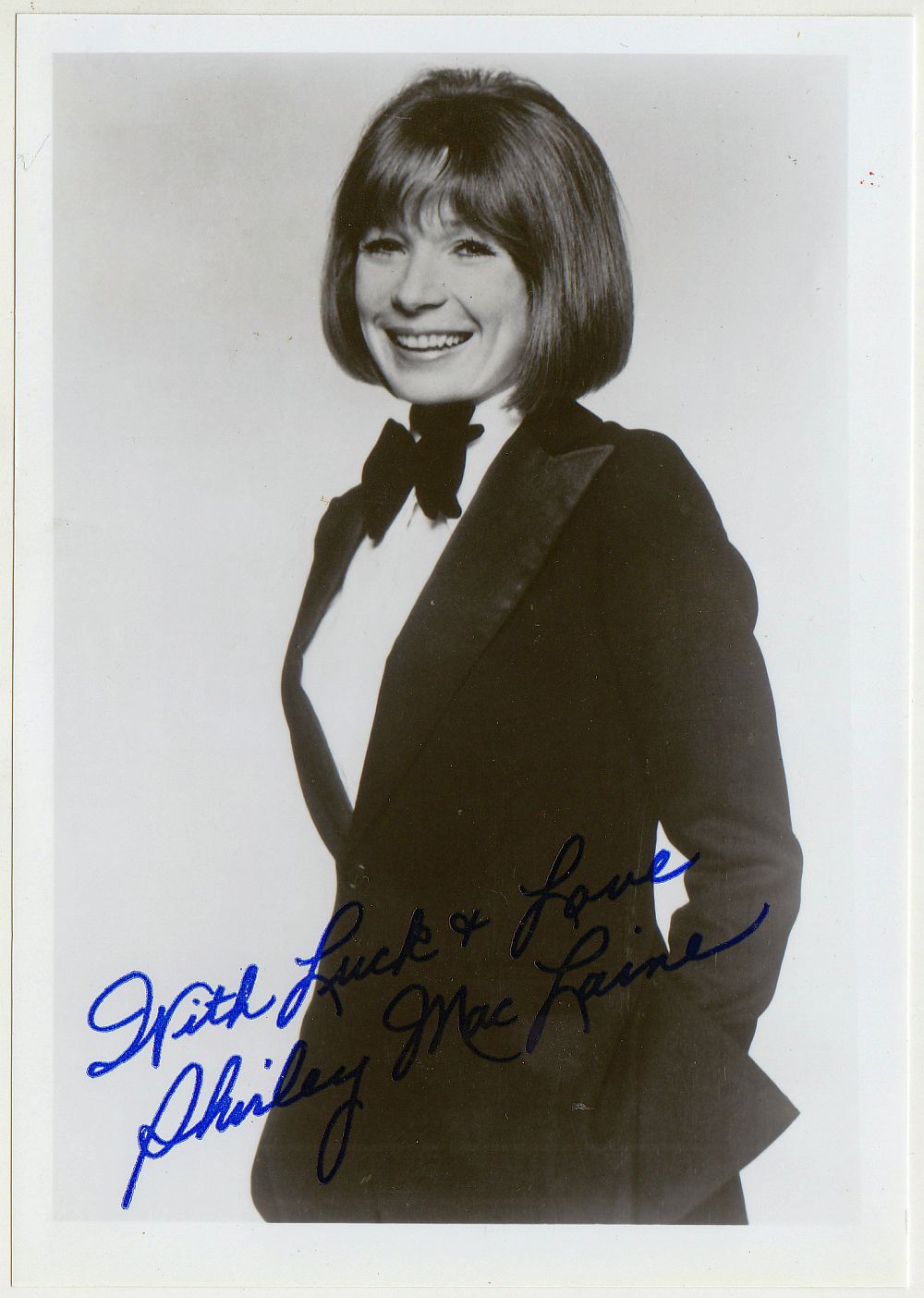 Shirley MacLaine, Autogramm auf Foto-image