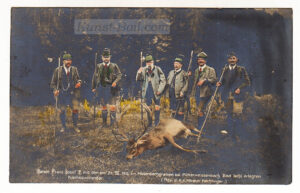 Kaiser Franz Josef I. mit dem am 24. 8. 1912 .... erlegten Kapitalzwölfender, kolorierte Postkarte-image